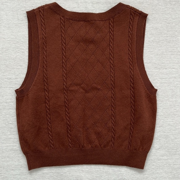 NWOT Aritzia Sunday Best Quinn Sweater Vest - Picture 6 of 6